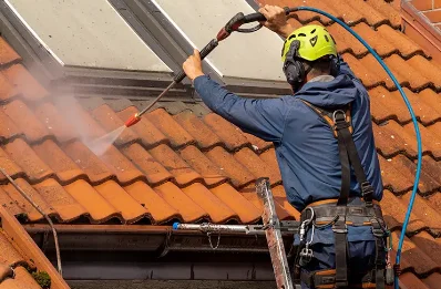 Démoussage et hydrofuge de toiture à Rouet